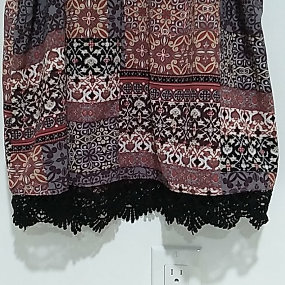 3 for $25. Patchwork patterned, black lacey bottom trim tank - Picture 6 of 10